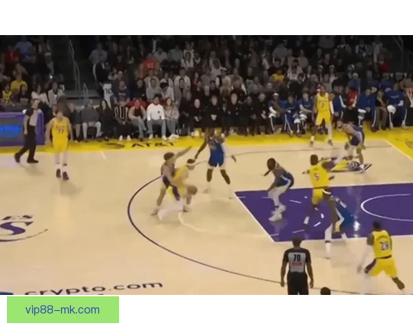 里夫斯谈艾顿与海斯各自优势打挡拆时专注正确决策